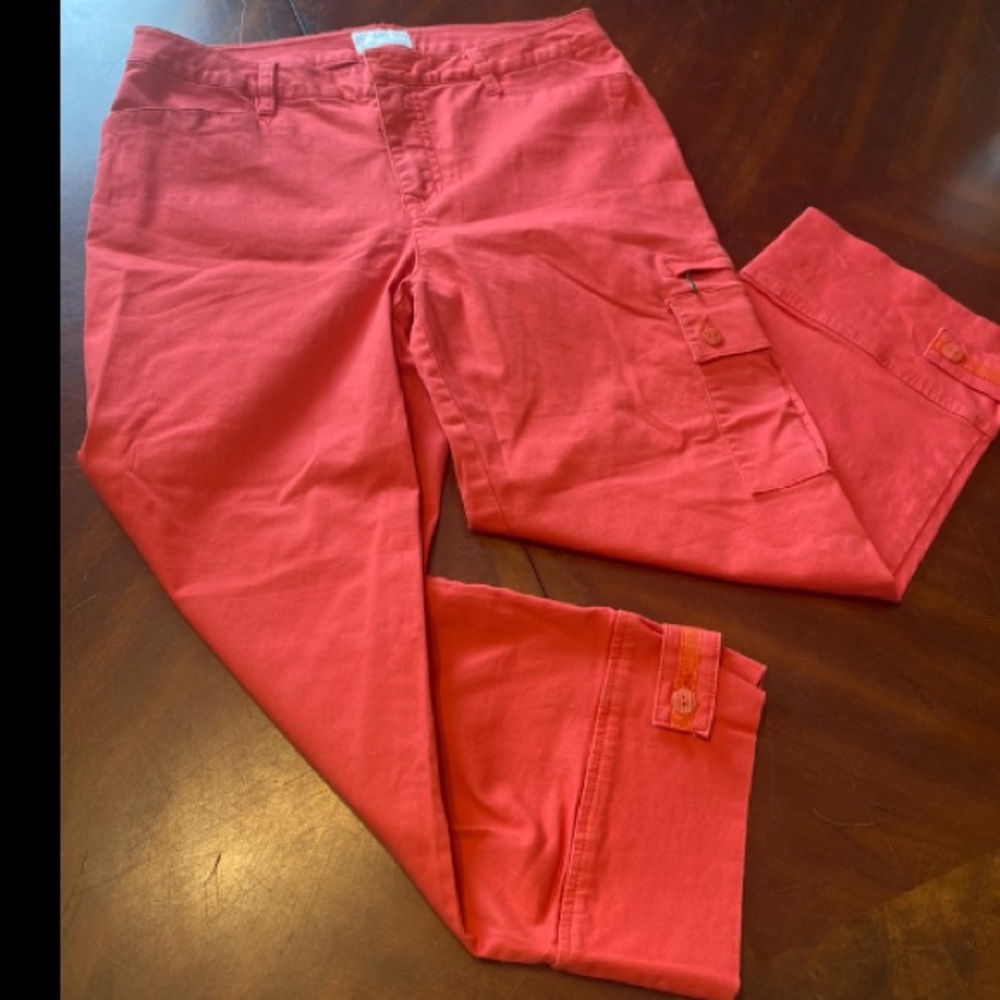 Women's Coral Cargo Capris